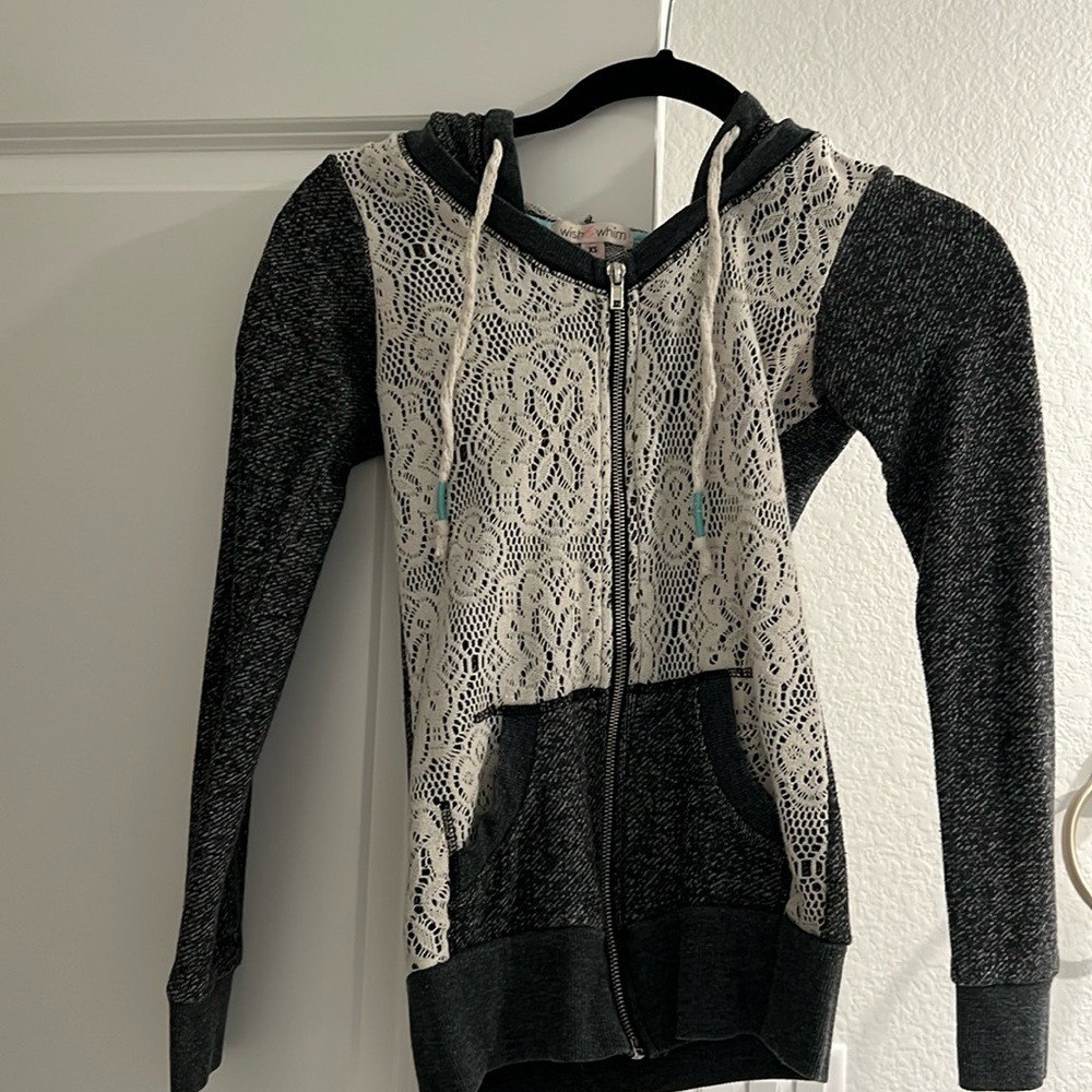 Adorable hoodie with lace detail high-quality
